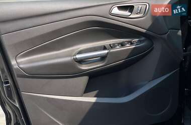 Позашляховик / Кросовер Ford Escape 2015 в  фото 19 Позашляховик / Кросовер Ford Escape 2015 в