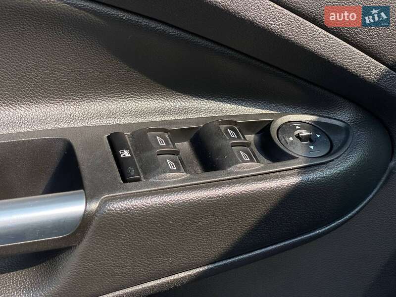Позашляховик / Кросовер Ford Escape 2015 в Києві