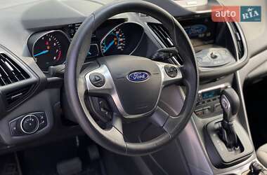 Позашляховик / Кросовер Ford Escape 2015 в  фото 25 Позашляховик / Кросовер Ford Escape 2015 в