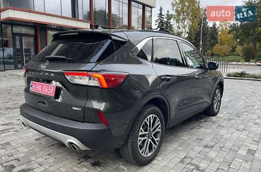 Внедорожник / Кроссовер Ford Escape 2019 в 