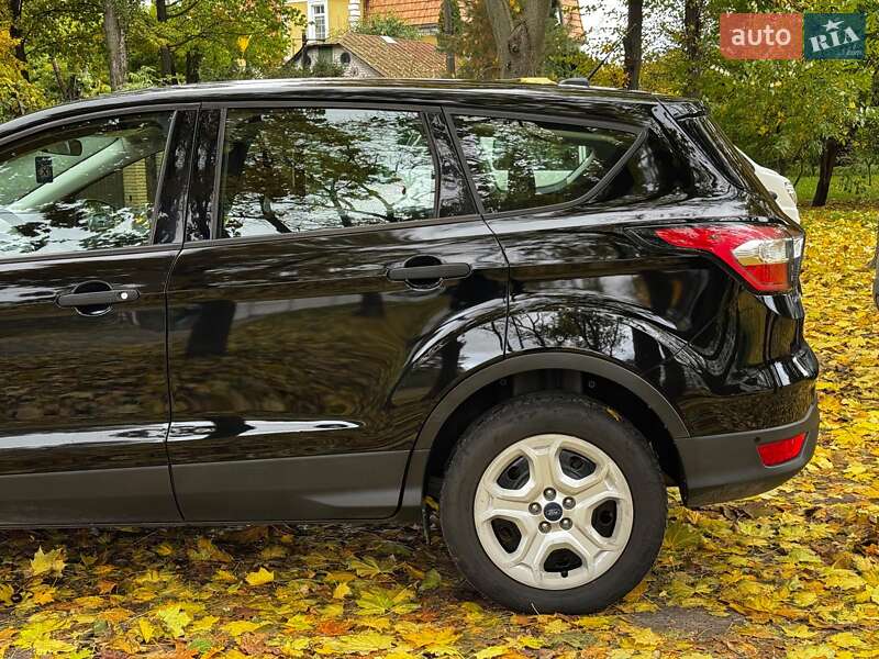 Внедорожник / Кроссовер Ford Escape 2017 в Киеве
