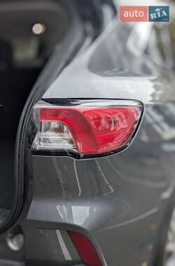 Внедорожник / Кроссовер Ford Escape 2020 в 
