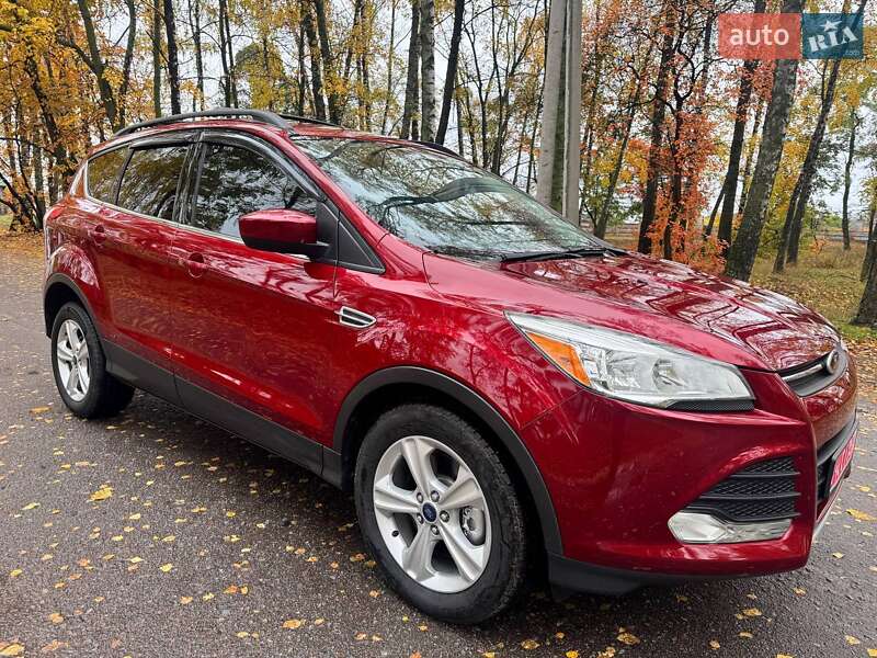 Внедорожник / Кроссовер Ford Escape 2015 в Ахтырке