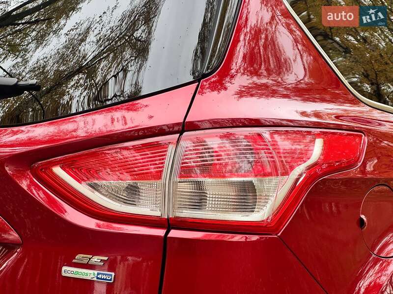 Внедорожник / Кроссовер Ford Escape 2015 в Ахтырке