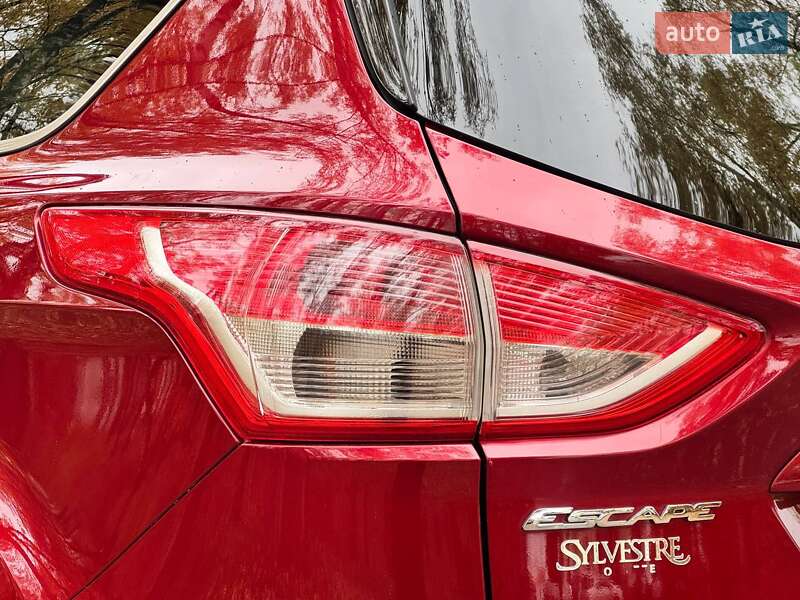 Внедорожник / Кроссовер Ford Escape 2015 в Ахтырке