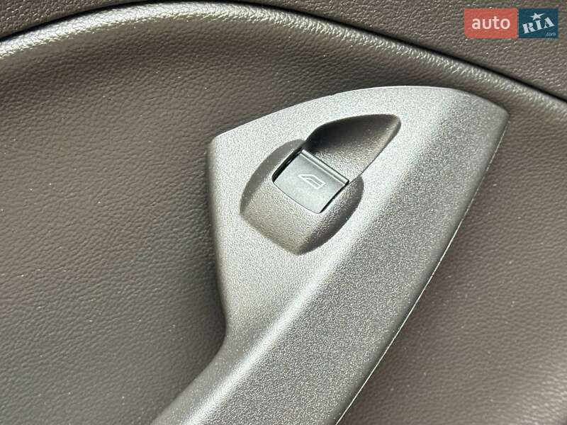 Внедорожник / Кроссовер Ford Escape 2015 в Ахтырке