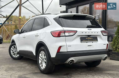 Внедорожник / Кроссовер Ford Escape 2020 в 