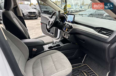 Внедорожник / Кроссовер Ford Escape 2020 в 