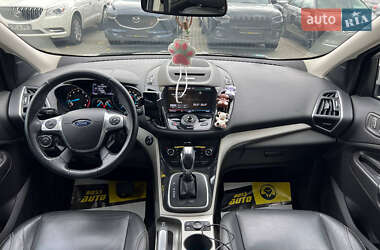 Позашляховик / Кросовер Ford Escape 2013 в 