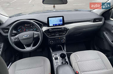 Позашляховик / Кросовер Ford Escape 2022 в 