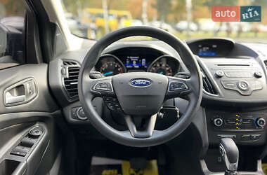 Внедорожник / Кроссовер Ford Escape 2018 в 