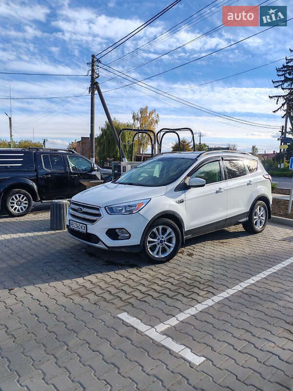 Внедорожник / Кроссовер Ford Escape 2018 в Ладыжине