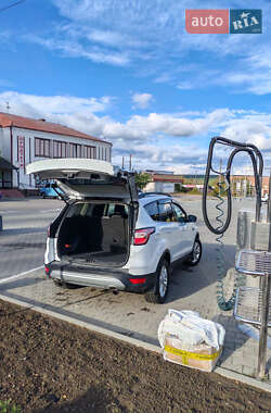 Внедорожник / Кроссовер Ford Escape 2018 в 
