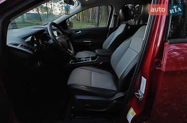 Позашляховик / Кросовер Ford Escape 2017 в 