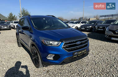 Внедорожник / Кроссовер Ford Escape 2016 в 