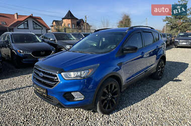 Внедорожник / Кроссовер Ford Escape 2016 в 