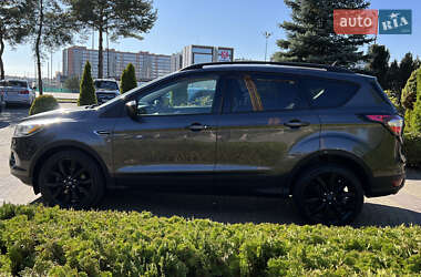 Позашляховик / Кросовер Ford Escape 2018 в 
