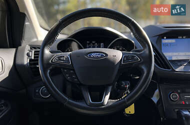 Позашляховик / Кросовер Ford Escape 2018 в 