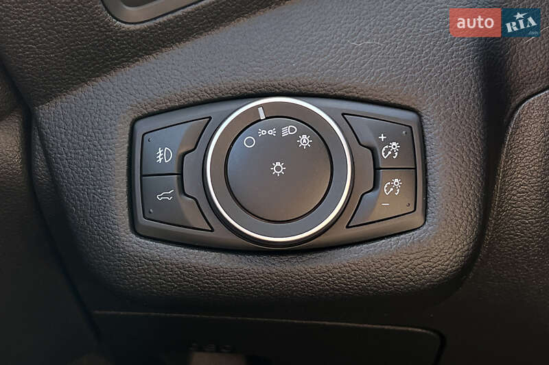 Внедорожник / Кроссовер Ford Escape 2018 в Львове