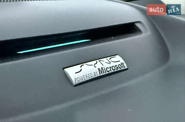 Внедорожник / Кроссовер Ford Escape 2013 в 