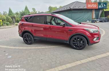 Внедорожник / Кроссовер Ford Escape 2016 в 