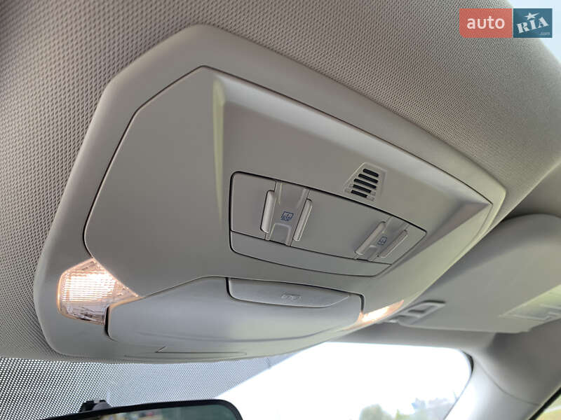 Внедорожник / Кроссовер Ford Escape 2018 в Киеве