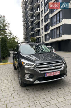 Внедорожник / Кроссовер Ford Escape 2018 в Ивано-Франковске