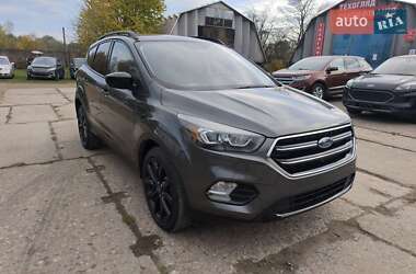 Внедорожник / Кроссовер Ford Escape 2019 в 
