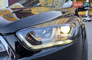 Внедорожник / Кроссовер Ford Escape 2017 в 
