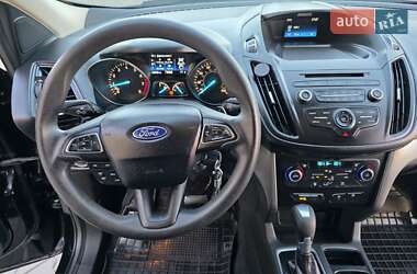 Внедорожник / Кроссовер Ford Escape 2017 в 