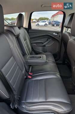 Внедорожник / Кроссовер Ford Escape 2013 в 