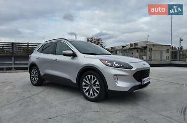 Внедорожник / Кроссовер Ford Escape 2020 в 