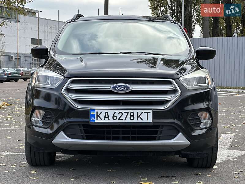 Внедорожник / Кроссовер Ford Escape 2017 в Киеве