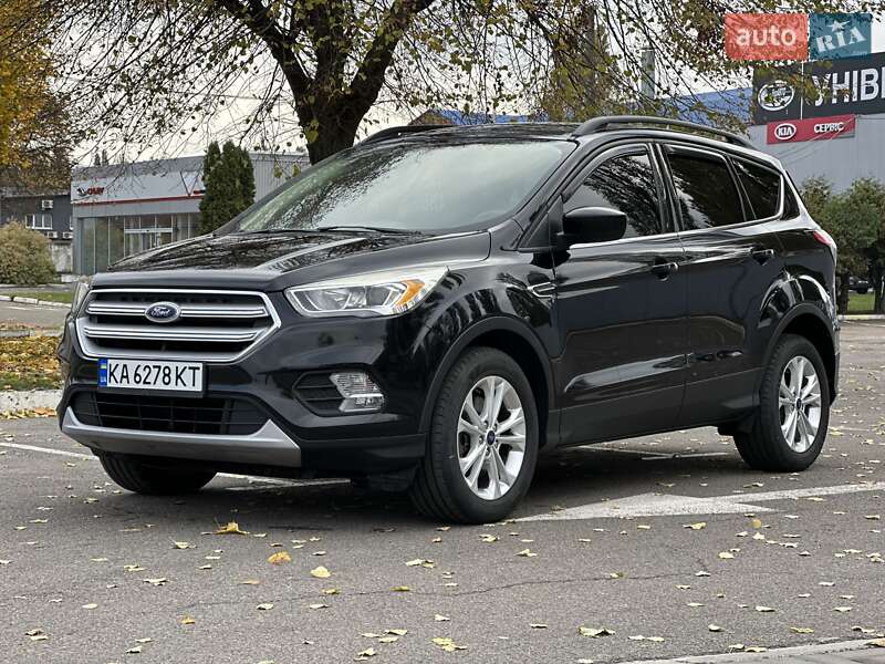 Внедорожник / Кроссовер Ford Escape 2017 в Киеве