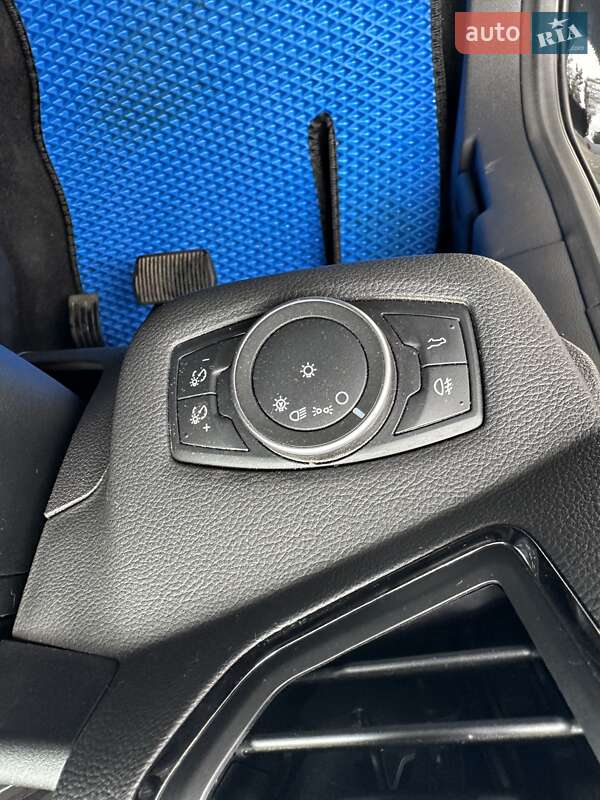 Внедорожник / Кроссовер Ford Escape 2017 в Киеве