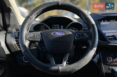 Позашляховик / Кросовер Ford Escape 2017 в  фото 10 Позашляховик / Кросовер Ford Escape 2017 в
