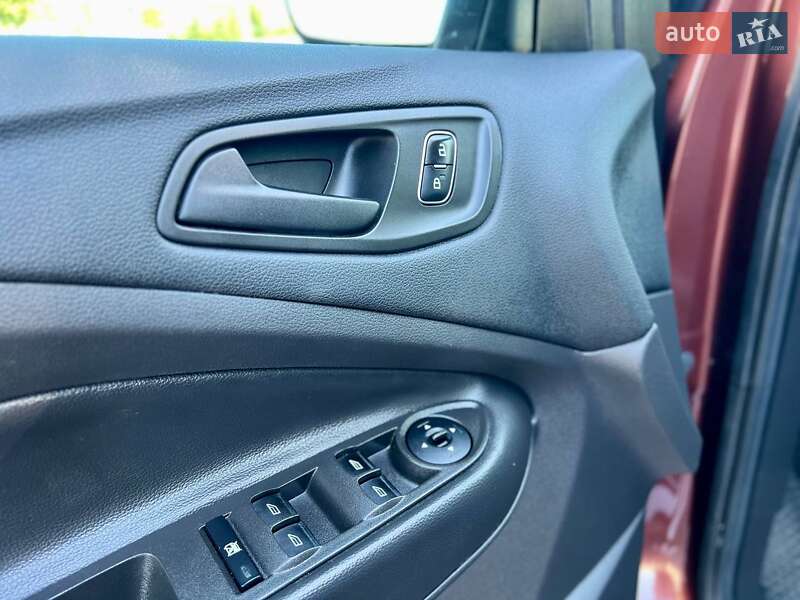 Позашляховик / Кросовер Ford Escape 2018 в Кам'янці фото 29 Позашляховик / Кросовер Ford Escape 2018 в Кам'янці