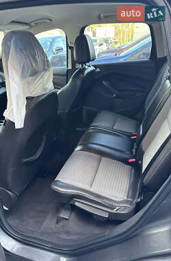 Позашляховик / Кросовер Ford Escape 2016 в  фото 9 Позашляховик / Кросовер Ford Escape 2016 в