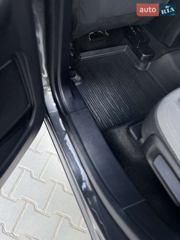 Внедорожник / Кроссовер Ford Escape 2019 в Тлумаче