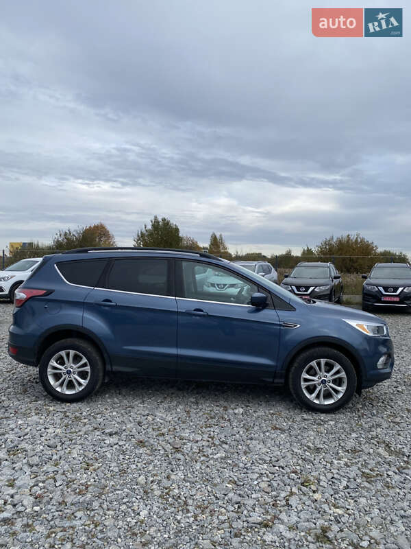 Позашляховик / Кросовер Ford Escape 2018 в Львові