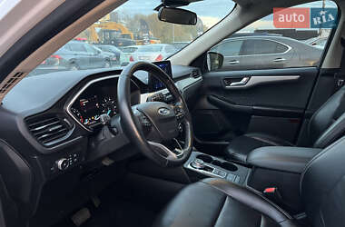 Позашляховик / Кросовер Ford Escape 2019 в  фото 18 Позашляховик / Кросовер Ford Escape 2019 в