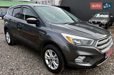 Позашляховик / Кросовер Ford Escape 2017 в  фото 2 Позашляховик / Кросовер Ford Escape 2017 в
