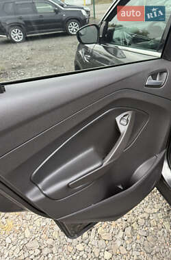 Позашляховик / Кросовер Ford Escape 2017 в  фото 7 Позашляховик / Кросовер Ford Escape 2017 в