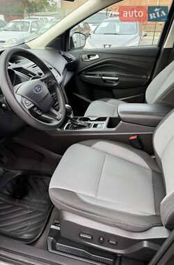 Позашляховик / Кросовер Ford Escape 2017 в  фото 12 Позашляховик / Кросовер Ford Escape 2017 в