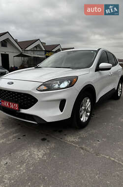 Внедорожник / Кроссовер Ford Escape 2021 в 
