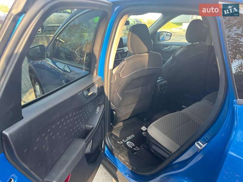 Позашляховик / Кросовер Ford Escape 2020 в Чернівцях