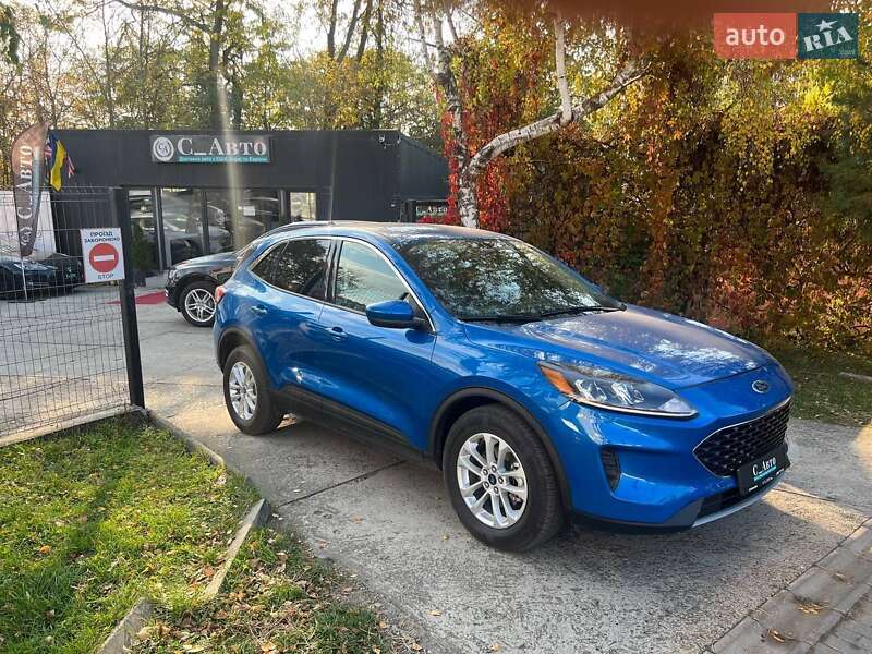 Позашляховик / Кросовер Ford Escape 2020 в Чернівцях