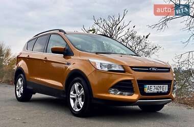 Позашляховик / Кросовер Ford Escape 2015 в 