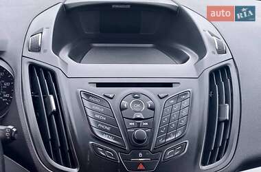 Позашляховик / Кросовер Ford Escape 2015 в 