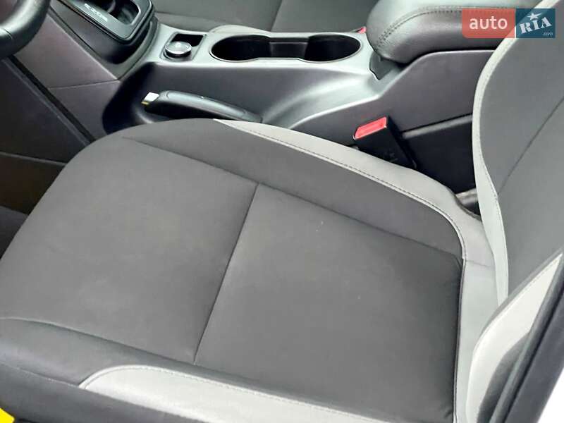 Внедорожник / Кроссовер Ford Escape 2015 в Киеве